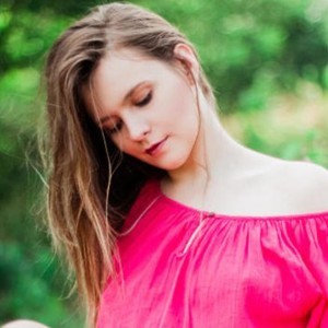 Adelie_a naked before webcam in live video chat