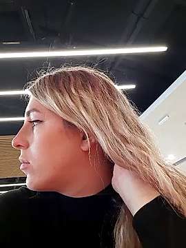 AmeliaSeen naked stripping on cam for live sex video chat