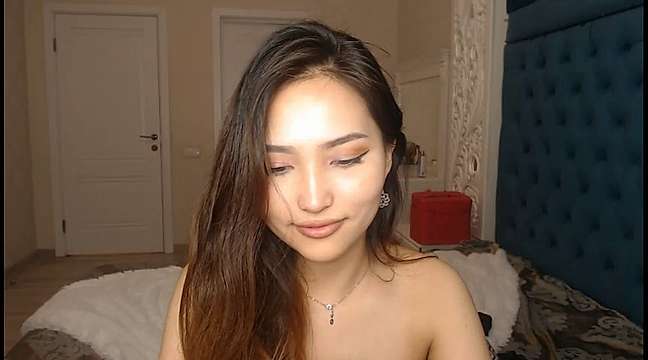 ami_mori naked stripping on cam for live sex video chat