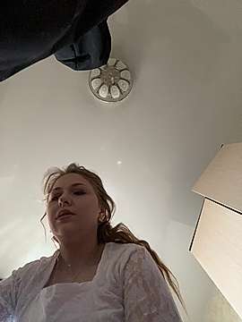 AmoresWings naked stripping on cam for live sex video chat