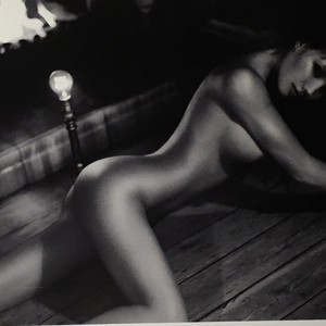 Bit_OfHottie naked before webcam in live video chat
