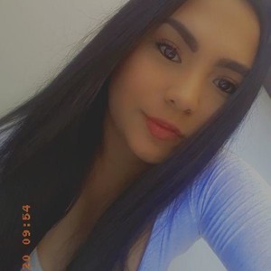 Camila_m_ naked before webcam in live video chat