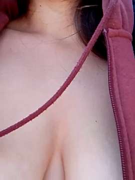 Countrygirl18 naked stripping on cam for live sex video chat