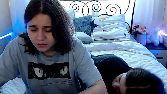 EllisEkans naked stripping on cam for live sex video chat