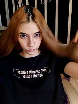 Estrella_21 naked stripping on cam for live sex video chat
