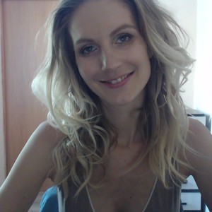 GalinatheBest naked before webcam in live video chat