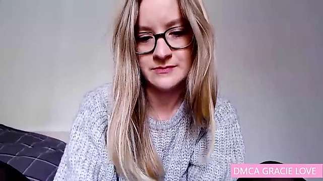 Gracie_Love naked stripping on cam for live sex video chat