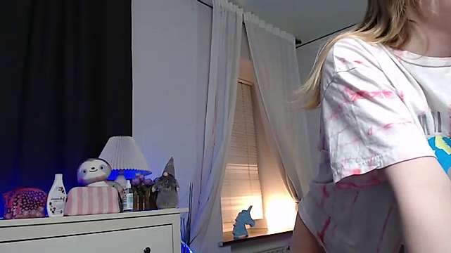 Holda_bride naked stripping on cam for live sex video chat