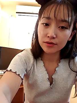 li_LooN naked stripping on cam for live sex video chat
