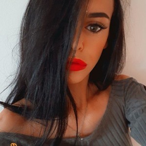 LittleMady naked before webcam in live video chat