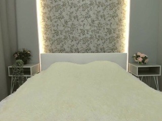 Naomi nude on adult cam in her Live Porn Chat