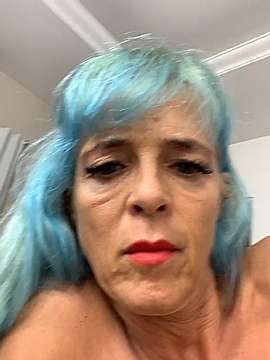 Reyna63 naked stripping on cam for live sex video chat
