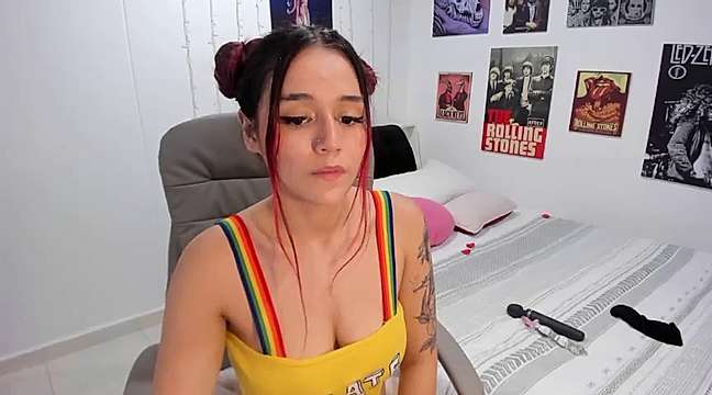 samantha_dee naked stripping on cam for live sex video chat