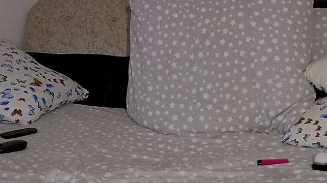 SaraLoveSquirt naked stripping on cam for live sex video chat
