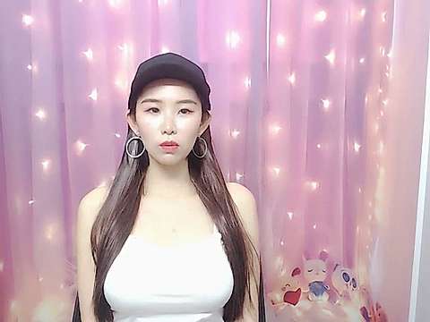 seraphdoll naked stripping on cam for live sex video chat