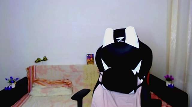 seu_kind naked stripping on cam for live sex video chat
