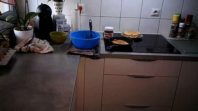 shanyyce naked stripping on cam for live sex video chat