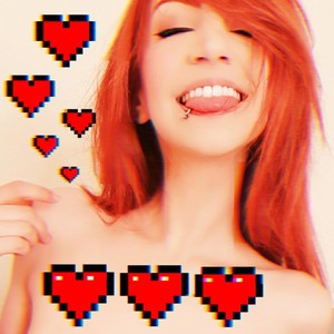 WonderAna naked before webcam in live video chat
