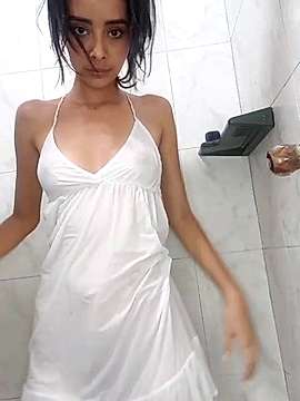 Chloe-Sex1 naked stripping on cam for live sex video chat