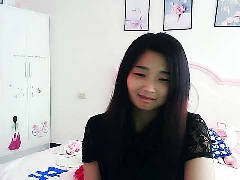 Emilyyyshan naked stripping on cam for live sex video chat