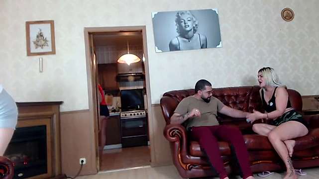Sweet_Hot_Home naked stripping on cam for live sex video chat