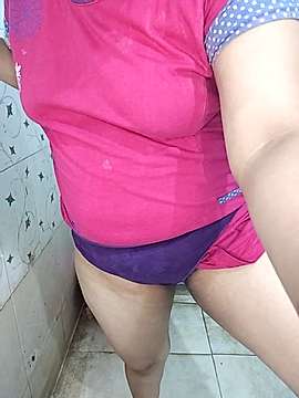 YOUR_ZOYA_ naked stripping on cam for live sex video chat