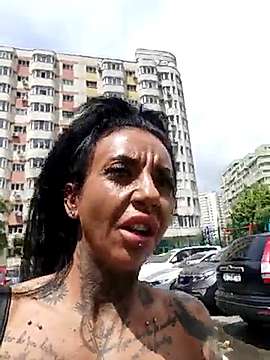 Denissekroft naked stripping on cam for live sex video chat