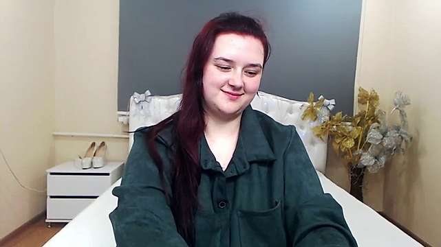 GabbySmol naked stripping on cam for live sex video chat