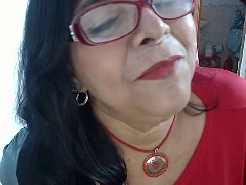 superMILF39 naked stripping on cam for live sex video chat