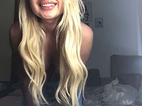 sweetganja18 naked stripping on cam for live sex video chat
