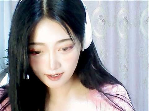 BeverlyRyan naked stripping on cam for live sex video chat