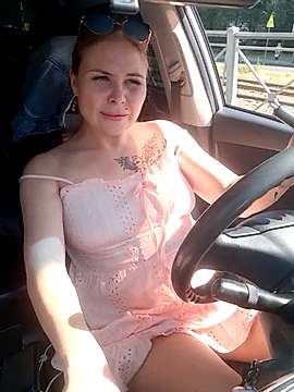 CurlyDe naked stripping on cam for live sex video chat