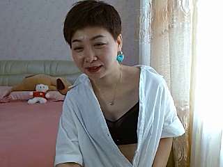 EvaMaya naked stripping on cam for live sex video chat