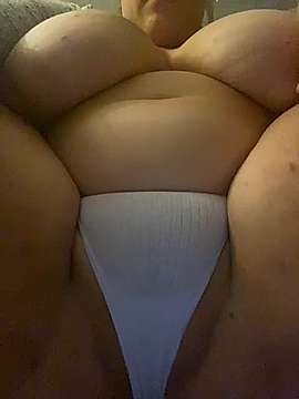 MizzJxoxo naked stripping on cam for live sex video chat