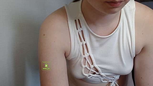 PussyPlanet naked stripping on cam for live sex video chat