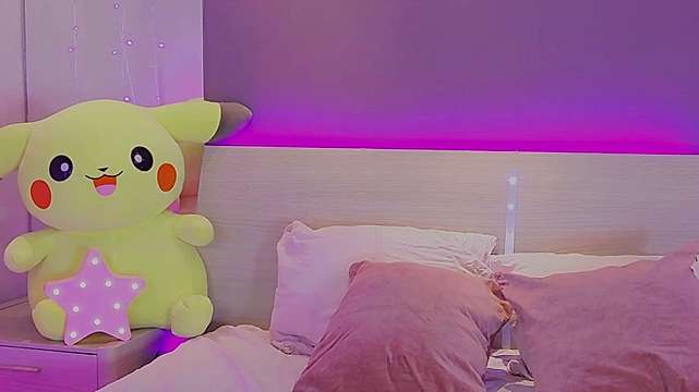 _YUMI_CHAN naked stripping on cam for live sex video chat