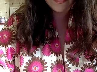 AlbaaFerretti naked stripping on cam for live sex video chat
