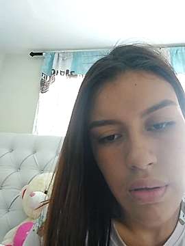 Barbiegril_55 naked stripping on cam for live sex video chat