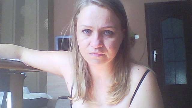BLONDKOCICA1 naked stripping on cam for live sex video chat