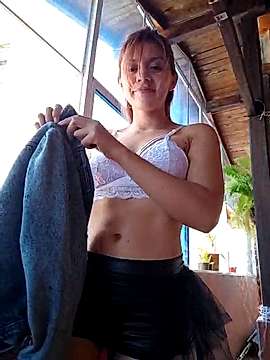 RosmarQueen naked stripping on cam for live sex video chat