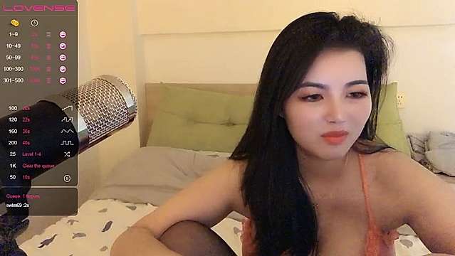 Cindy-YY naked stripping on cam for live sex video chat