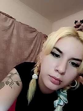 Dayeli45 naked stripping on cam for live sex video chat