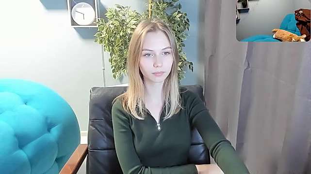 M00n__light naked stripping on cam for live sex video chat