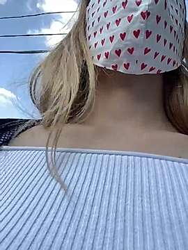 -mini_di- naked stripping on cam for live sex video chat