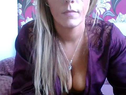 SammiixStars naked stripping on cam for live sex video chat