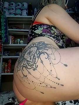 sammyqueenx21 naked stripping on cam for live sex video chat