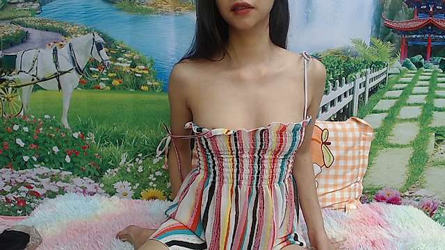saraydoll naked stripping on cam for live sex video chat