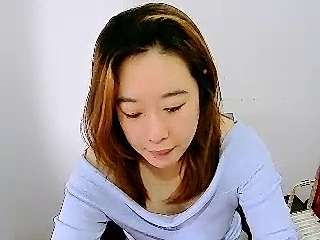 Abbyye naked stripping on cam for live sex video chat