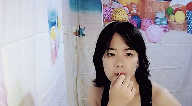 amilili naked stripping on cam for live sex video chat