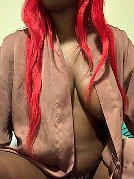 GorgeousPia naked stripping on cam for live sex video chat